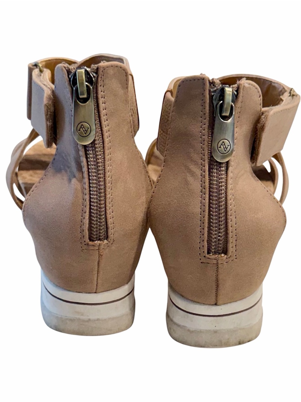 Adrienne Vittadini Taupe Crisscross Cork Wedge Sandals - Size: 7 - Picture 4 of 9